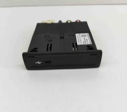 Mercedes-Benz GLE W167 USB socket connector A1678201402