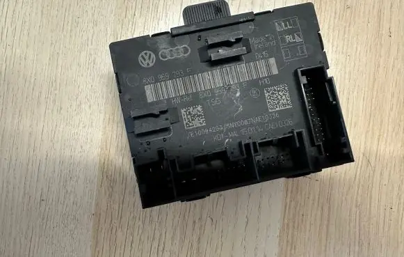 Audi A1 Door control unit/module 8X0959793E