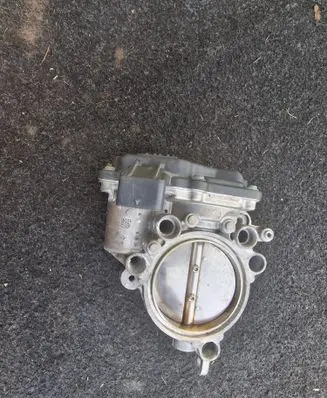 BMW 5 G30 G31 Throttle valve 8601651 A2C86776500
