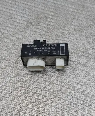 Volkswagen Polo V 6R Coolant fan relay 1J0919506M 898967000