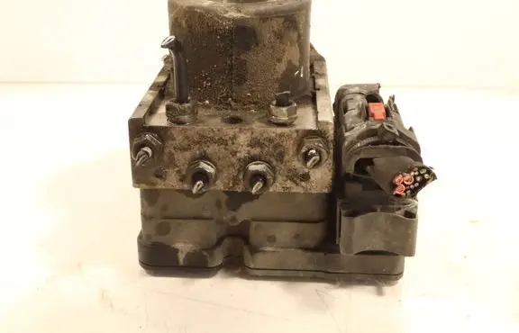 Volkswagen Golf V ABS Pump 1K0907379N
