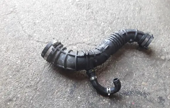 Renault Clio III Intercooler hose/pipe 8200500383