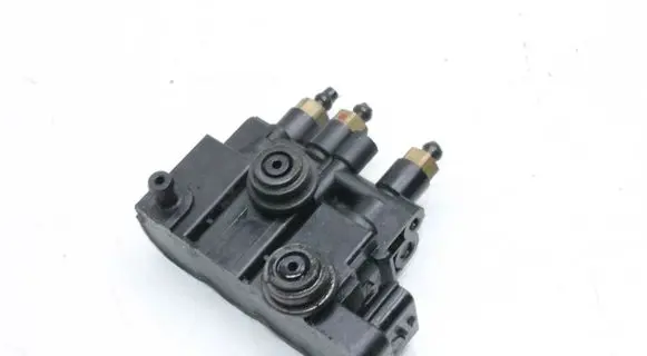 Land Rover Range Rover Sport L494 Air suspension control unit module (rear) CPLA5B710AC