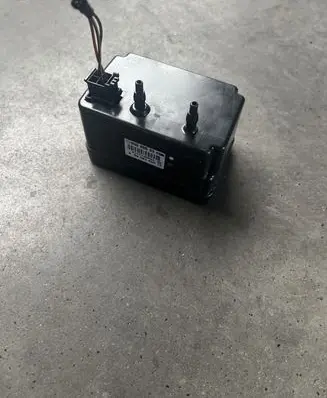 Mercedes-Benz E A207 Vacuum pump A5998200010 5998200010 0008003348