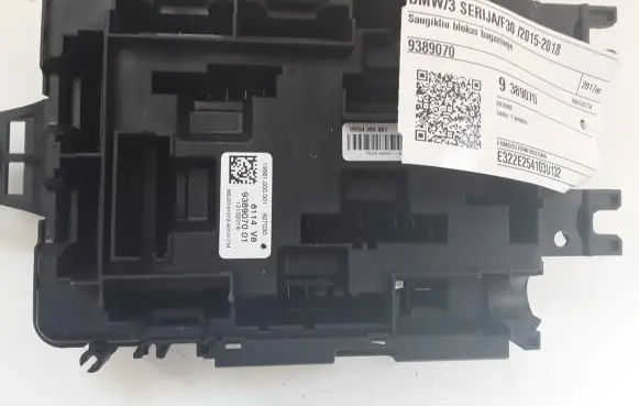 BMW 3 F30 F35 F31 Fuse module 9389070