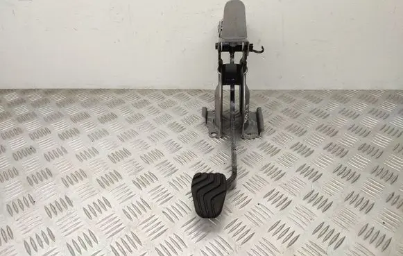Dacia Sandero III Brake pedal 465017148R