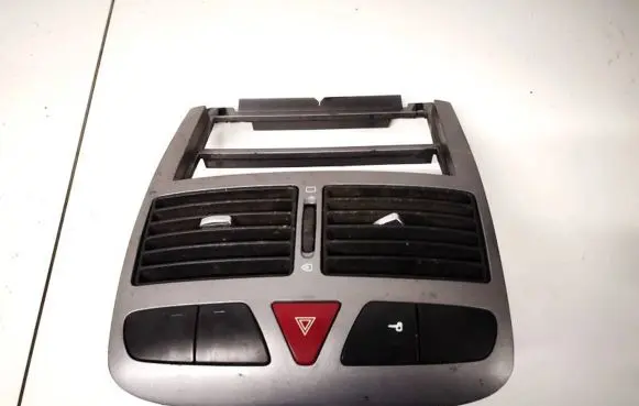 Peugeot 307 Dash center air vent grill 9634505077
