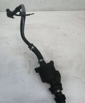 Audi A4 S4 B5 8D Vacuum pump 028207A