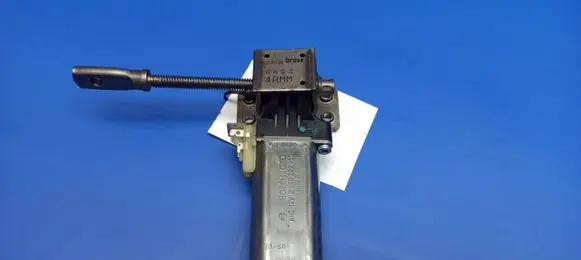 Mercedes-Benz S W221 Seat adjustment motor 0390203255 907392100 905310103