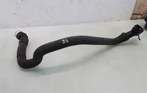 Volkswagen PASSAT B6 Engine coolant pipe/hose