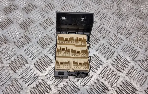 Toyota Avensis T250 Other control units/modules 8273405030