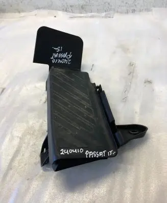 Volkswagen PASSAT B8 Foot rest pad/dead pedal 5q1864777c