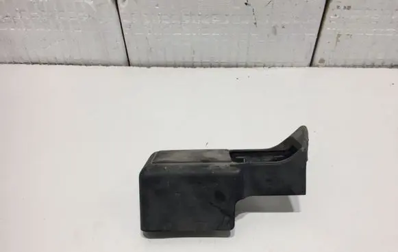 Volkswagen PASSAT B5 Other engine bay part 8D0972807
