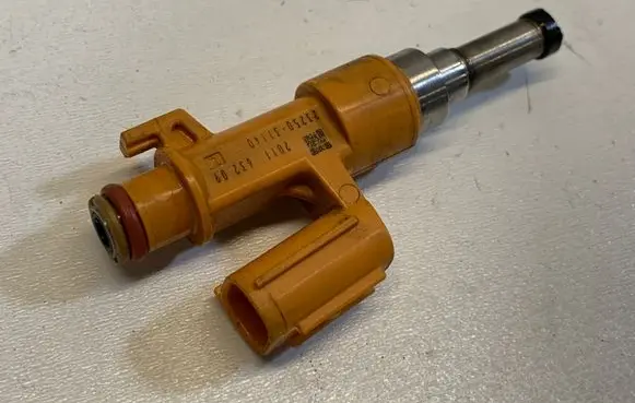 Lexus RX 450H Fuel injector 2325031140