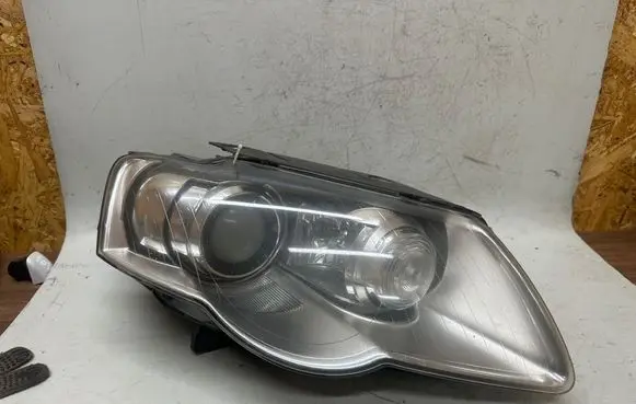 Volkswagen PASSAT B6 Headlight/headlamp 3C0941752K