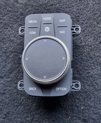 Multifunctional control switch/knob