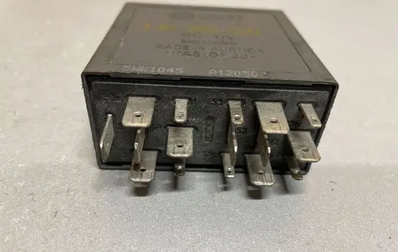 Audi A6 S6 C5 4B Other relay 4A0907440