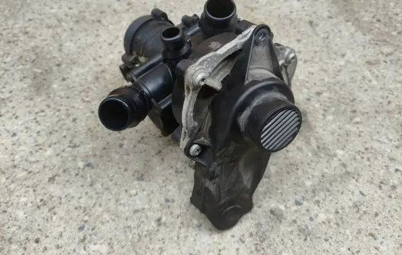 Volkswagen Tiguan Allspace Water pump 06L121111H