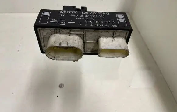 Coolant fan relay