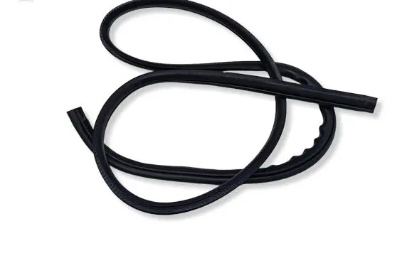 Suzuki SX4 Rear door rubber seal (on body)