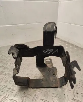 Volvo V60 Power steering pump mounting bracket 31329016 A0027142 C6S4B