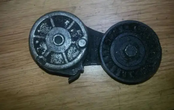 Dodge Caravan Generator/alternator belt tensioner 4861277ad