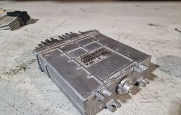 Audi A4 S4 B5 8D Engine control unit/module 028906021GN