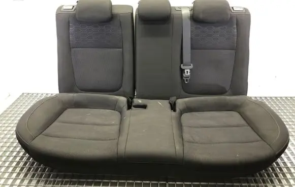 KIA Rio Second row seats 
