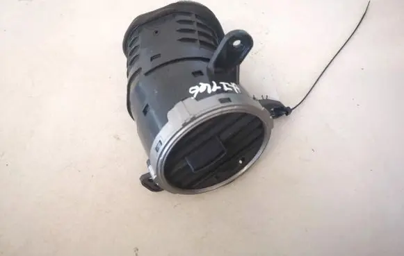 KIA Carens II Dashboard side air vent grill/cover trim 974301d000 97430-1d000