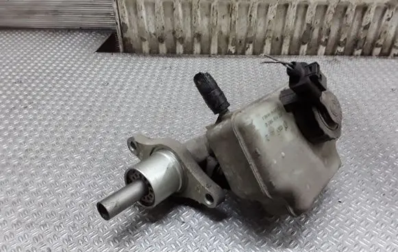 Volkswagen Caddy Master brake cylinder 1K1611301C