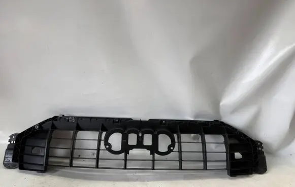 Audi Q3 F3 Front grill 83A853692A 83A853692