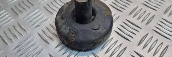 Opel Zafira B Engine mount bracket