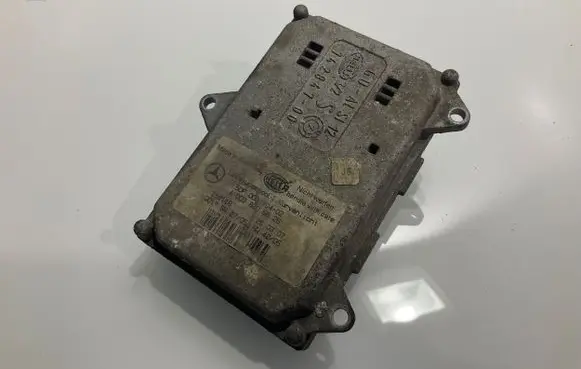 Mercedes-Benz CLS C219 Headlight ballast module Xenon A0038205826 118118 5DF00570402