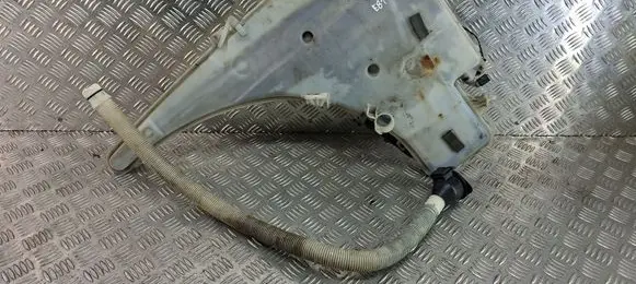 BMW 1 E81 E87 Windshield washer fluid reservoir/tank 