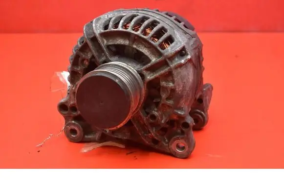 Volkswagen Golf IV Generator/alternator 028903028E