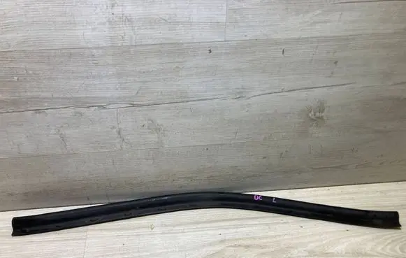 Skoda Octavia Mk3 (5E) Engine compartment rubber 5e0823707d