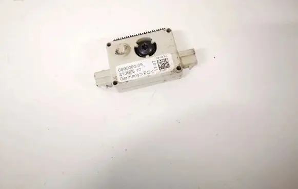 Antenna control unit