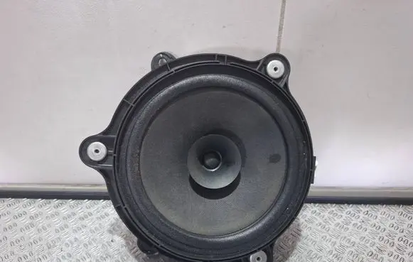 Renault Captur Rear door speaker