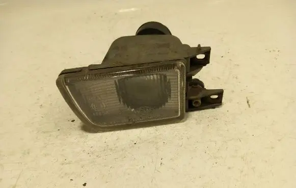 Volkswagen Golf III Front fog light 301139353
