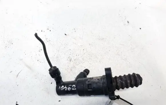 Skoda Octavia Mk2 (1Z) Clutch master cylinder 1K0721261L