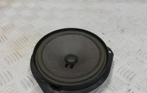 Fiat 500X Front door speaker