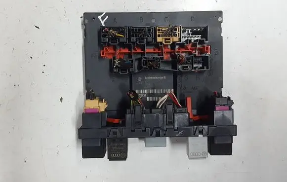 Audi A3 S3 8P Comfort/convenience module 8P0907279FXAUTOPX 8P0907279F