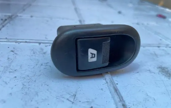 Citroen C2 Electric window control switch 27668