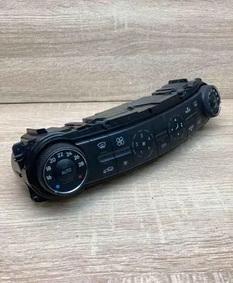 Mercedes-Benz E W211 Climate control unit 2118300490