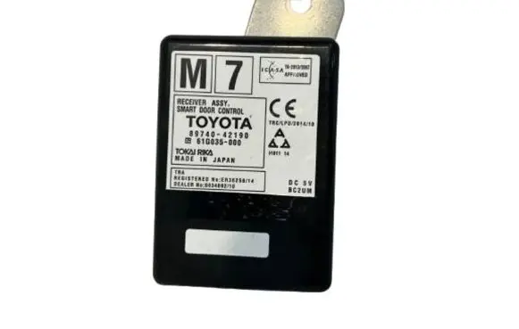 Toyota RAV 4 (XA40) Door control unit/module 8974042190 ER3625614 61G035000