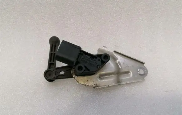 Tesla Model 3 Headlight/headlamp level sensor 104494100B