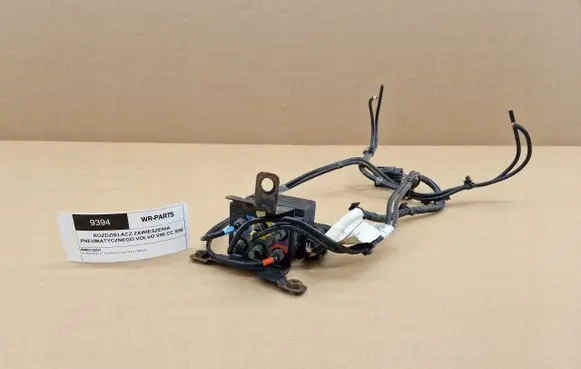 Volvo S90, V90 Air suspension control unit module (rear) 