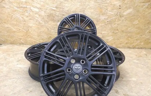 Toyota RAV 4 (XA40) R18 alloy rim 