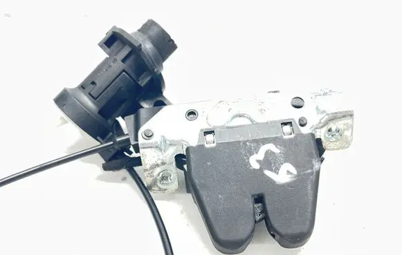 Mercedes-Benz E C207 W207 Tailgate/trunk/boot lock/catch/latch A2047500185