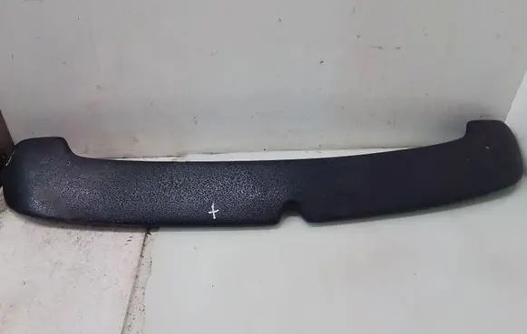 Tailgate/trunk spoiler
